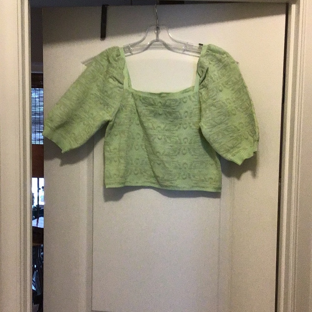 New with tags Pink Ripple crop top